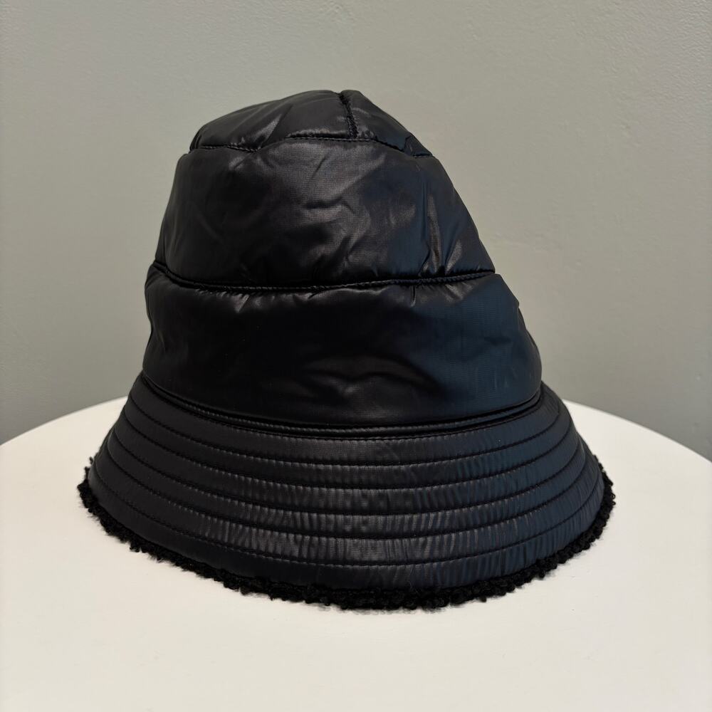 NWT UGG Reversible Faux Fur Sherpa Bucket Hat Black - Size: L / XL - Picture 5 of 8